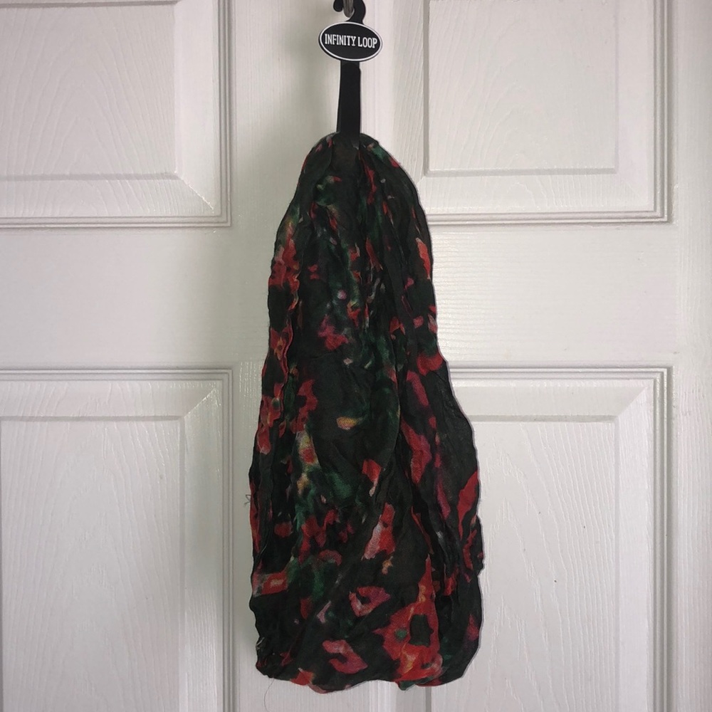 Brand new scarf